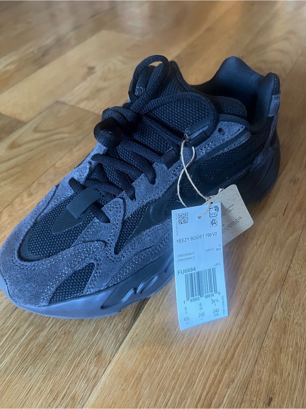 Yeezy Boost 700 V2 “Vanta”